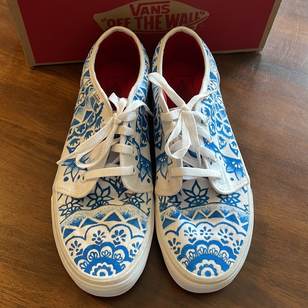 Custom painted new Vulcanized Vans white & blue Henna style